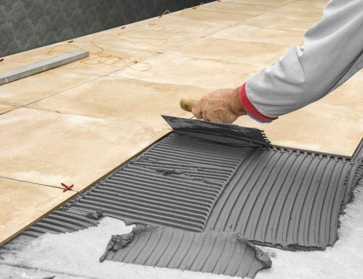 Pose de carrelage extérieur Bagnols-en-Forêt